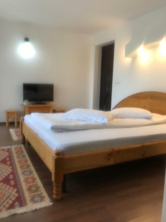 Rîşnov Casa Csikiヴィラ エクステリア 写真